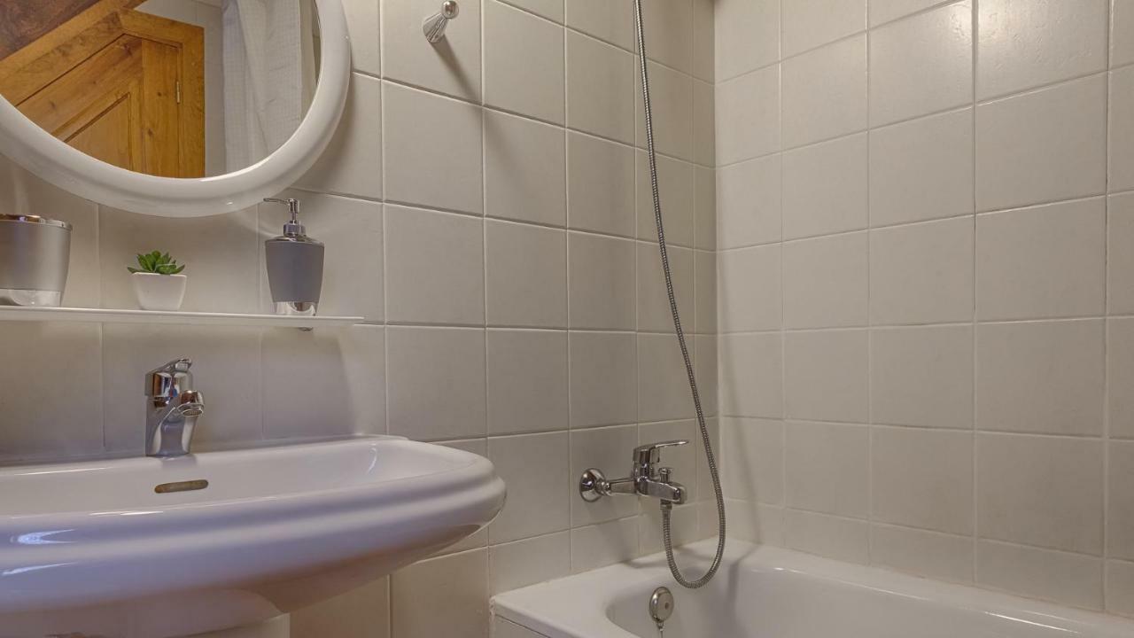 Saplan Real Estate Montlude Daire Les Dış mekan fotoğraf