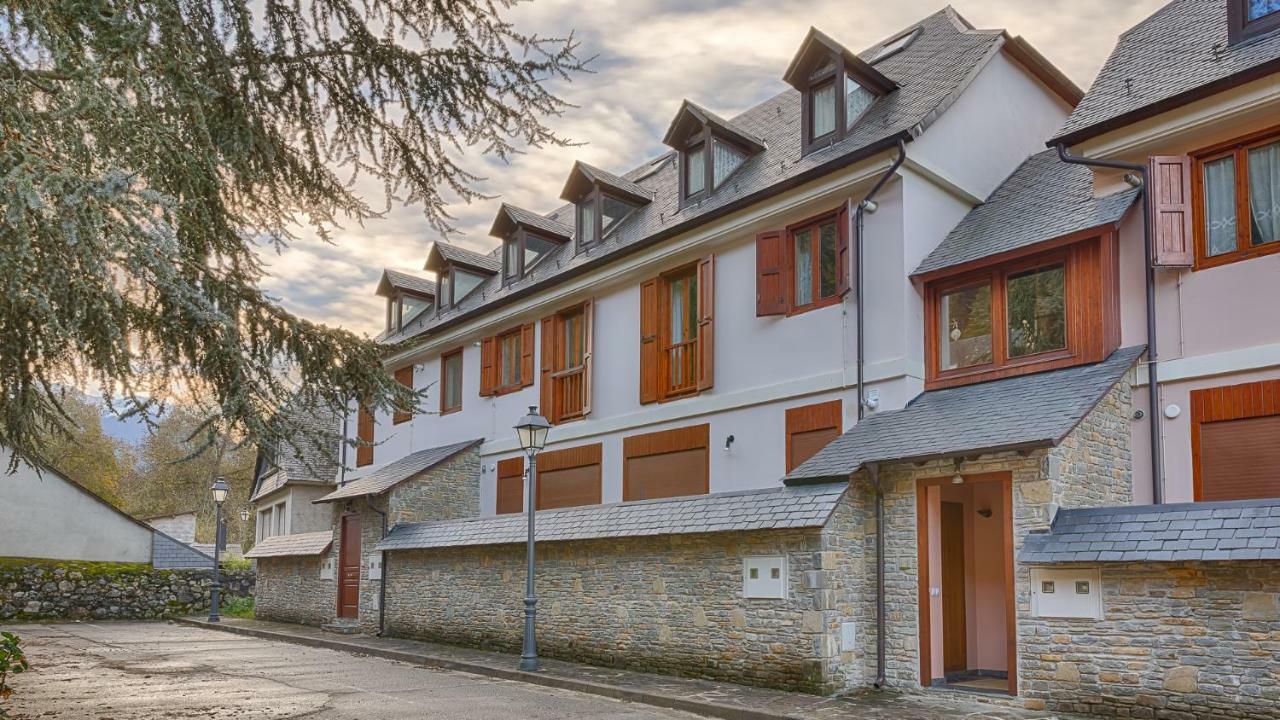 Saplan Real Estate Montlude Daire Les Dış mekan fotoğraf